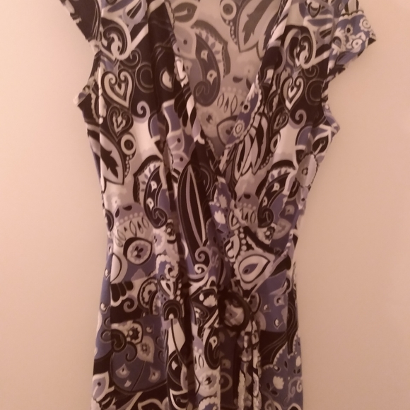 Sexy cleavage blouse for a fun night out. - Picture 1 of 1